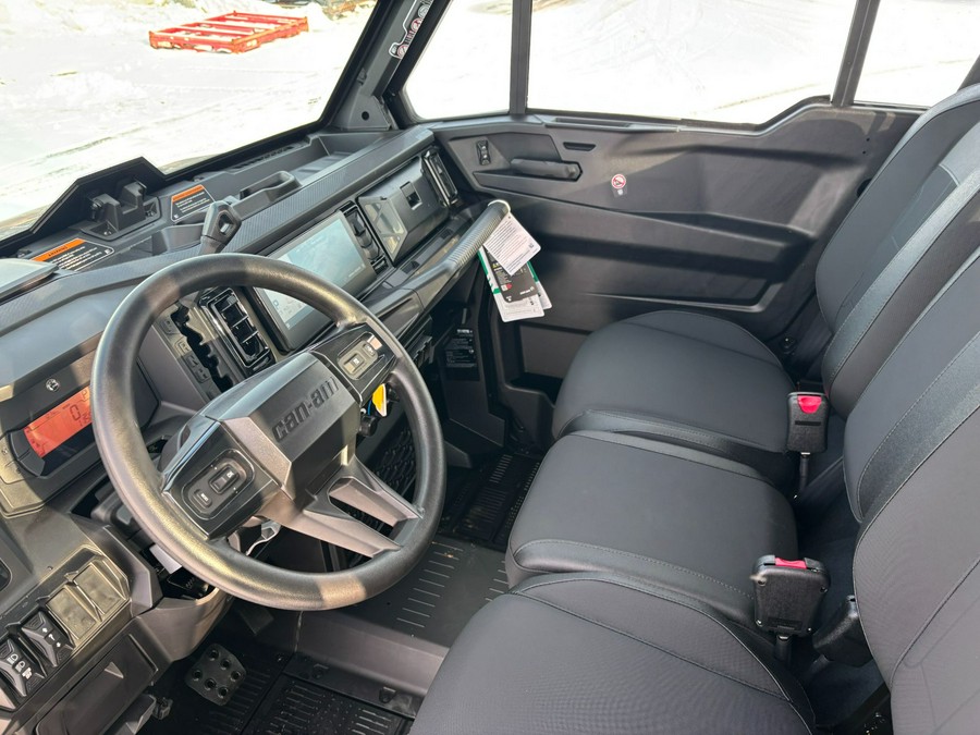 2026 Can-Am Defender MAX XT CAB HD11