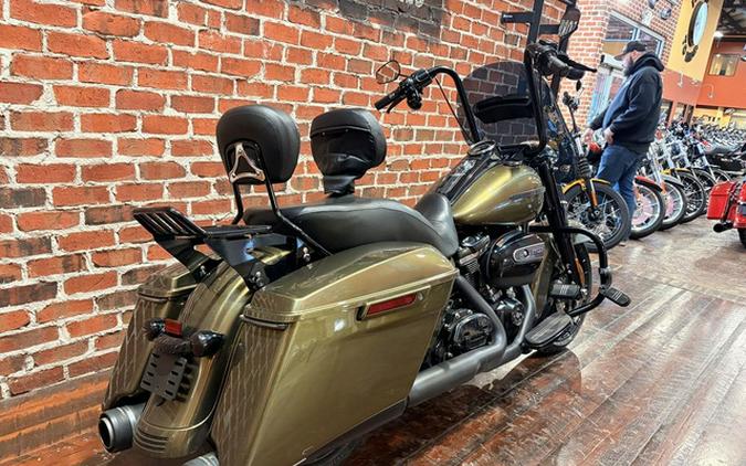 2017 Harley-Davidson FLHRXS - Road King Special