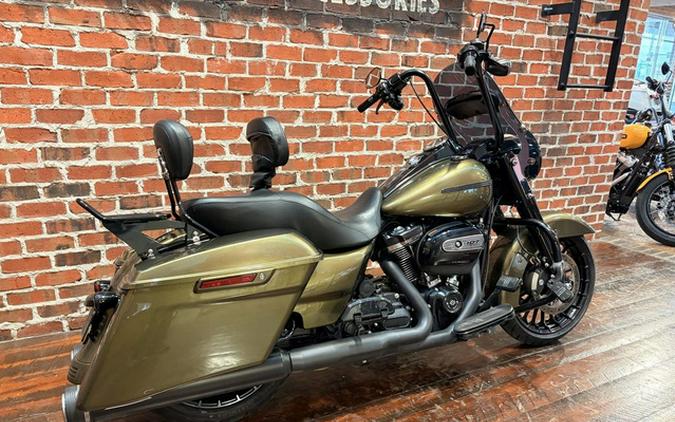 2017 Harley-Davidson FLHRXS - Road King Special