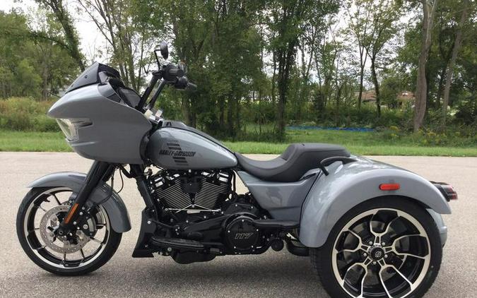2026 Harley-Davidson® FLTRT - Road Glide® 3
