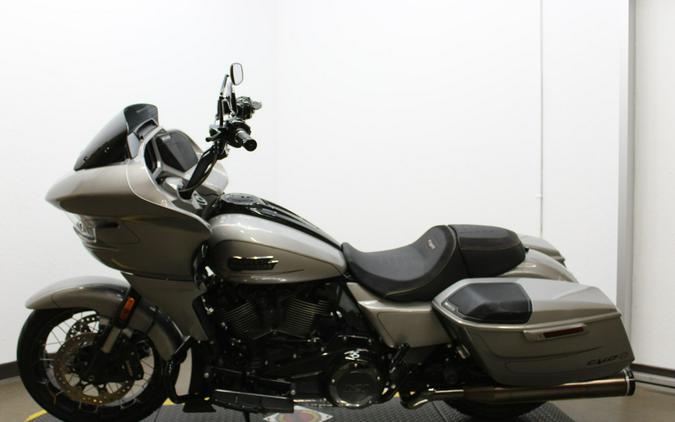 2023 Harley-Davidson® CVO™ Road Glide™ DARK PLATINUM