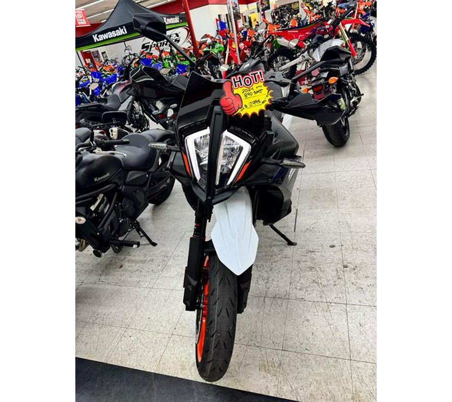 2024 KTM 890 SMT