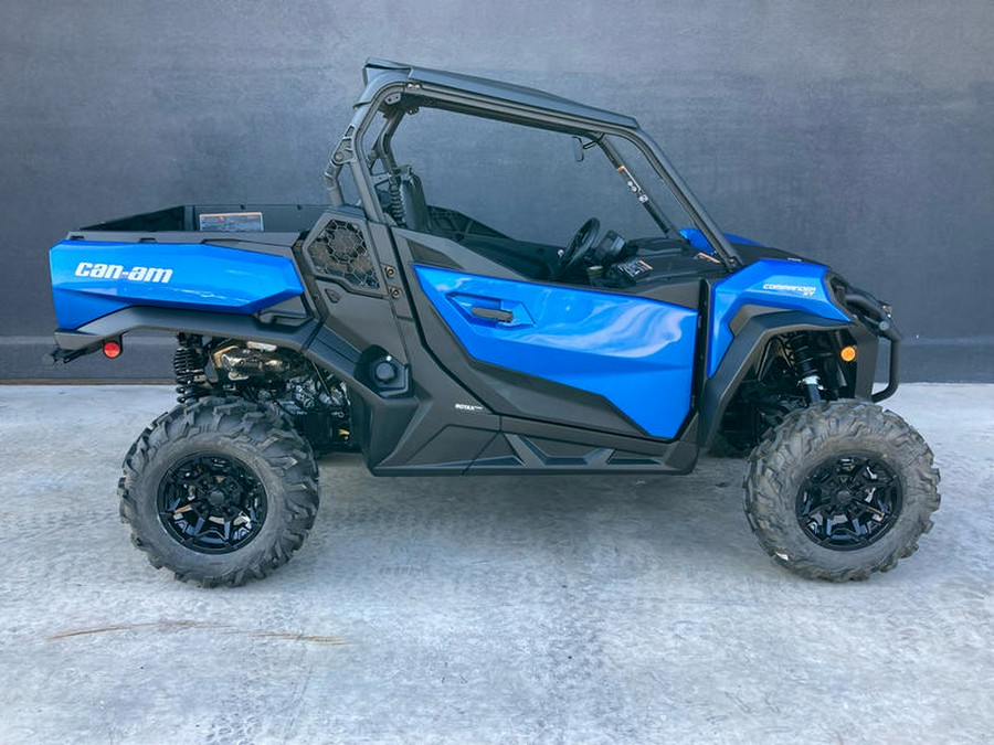 2023 Can-Am® Commander XT 700