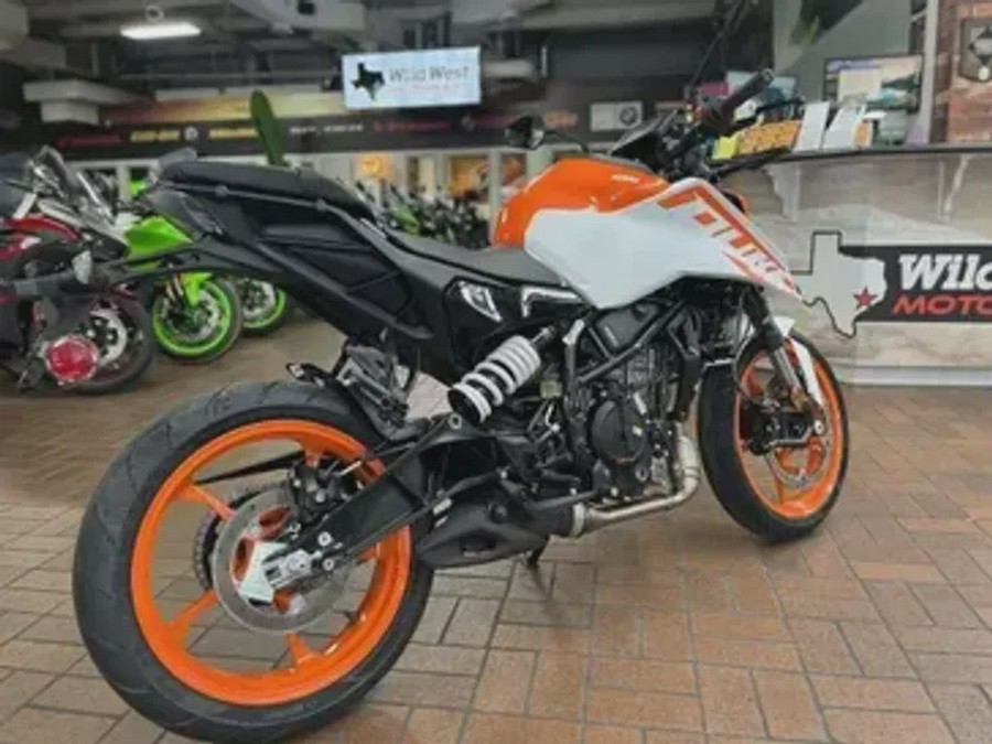 New 2024 KTM 250 DUKE