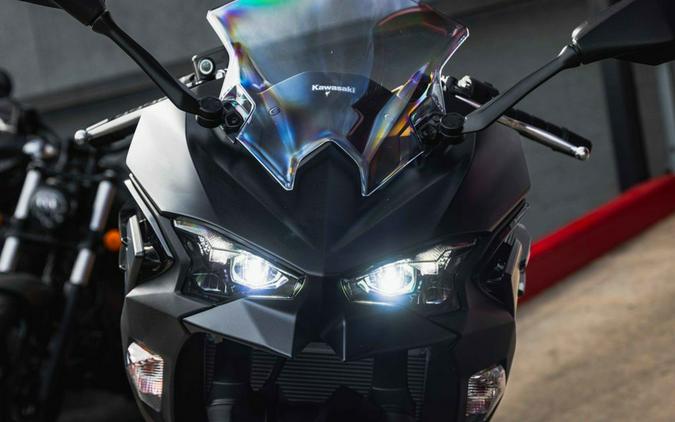2026 Kawasaki Ninja® 500 Base