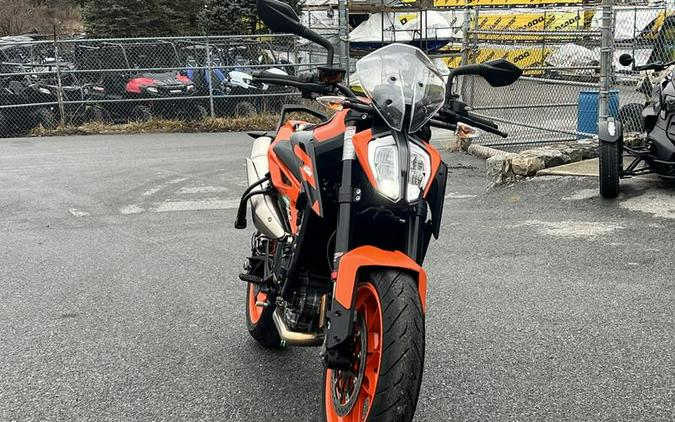 2022 KTM 890 Duke GP