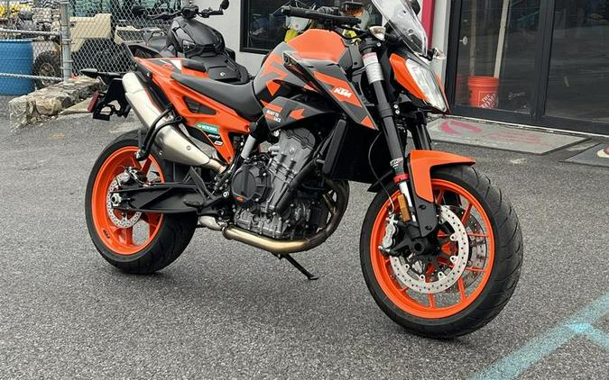 2022 KTM 890 Duke GP