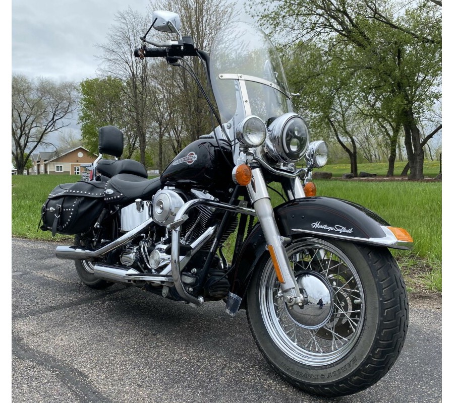 2002 Harley-Davidson Heritage Softail® Classic Vivid Black