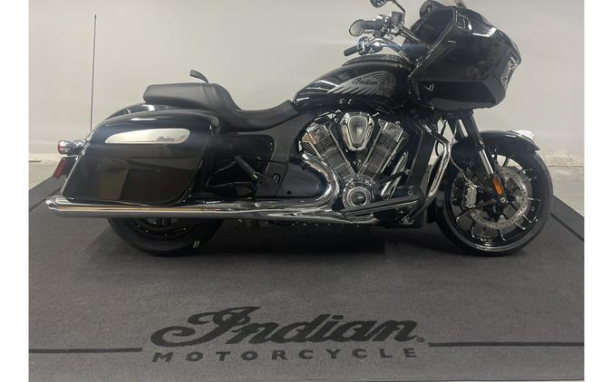 2024 Indian Motorcycle Challenger® Limited - Black Metallic