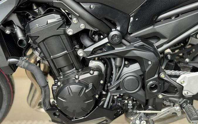 2024 Kawasaki Z900 ABS Metallic Spark Black/Metallic Matte Dark Gray