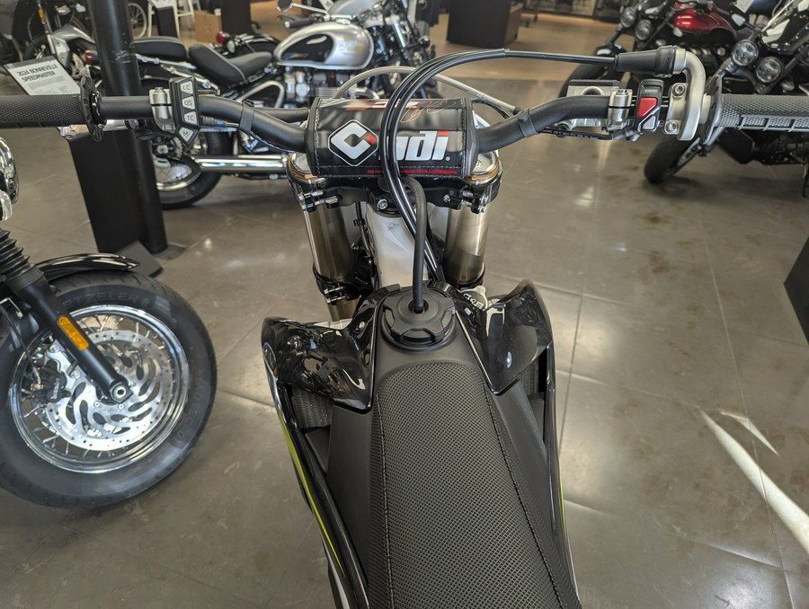 2025 Triumph TF 450-X RC Edition