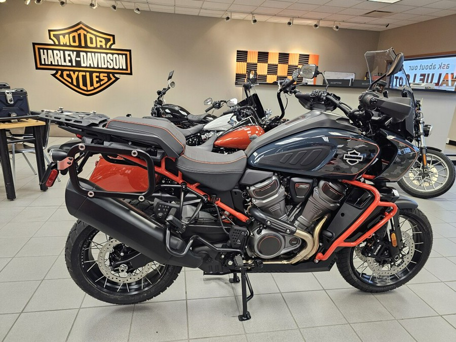 RA1250SE 2025 CVO™ Pan America®