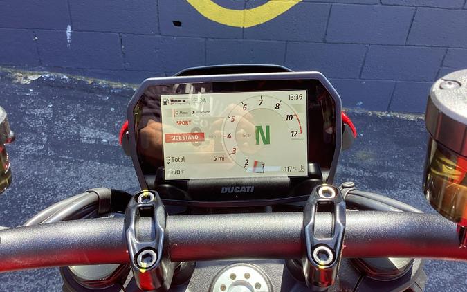 2026 Ducati MONSTER PLUS