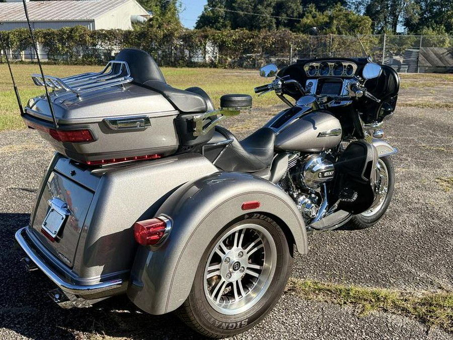 2016 Harley-Davidson® FLHTCUTG - Tri Glide® Ultra