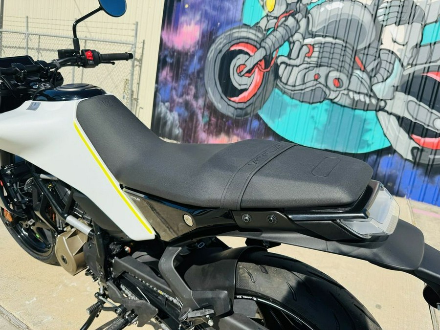 2024 Husqvarna® Vitpilen 401