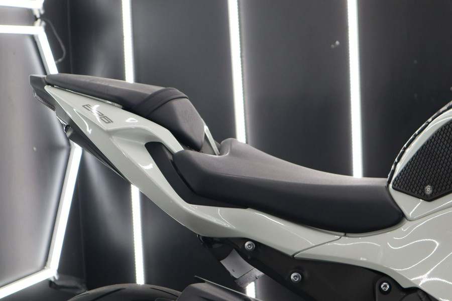 2024 Kawasaki Ninja ZX-6R