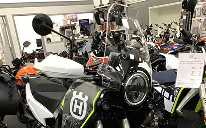 2025 Husqvarna Norden 901 Expedition