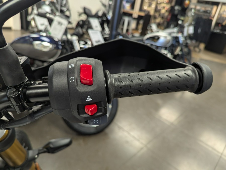 2026 Triumph Scrambler 400 XC