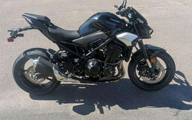 2025 Kawasaki ZR900SSFNN