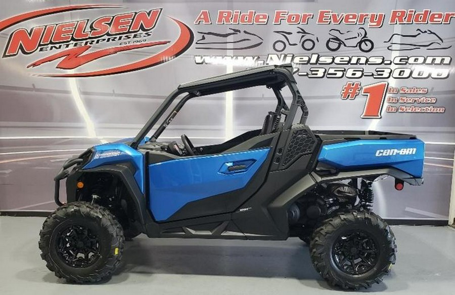 2023 Can-Am® Commander XT 700