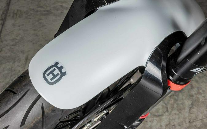 2023 Husqvarna Vitpilen 401 White - PC224210-1