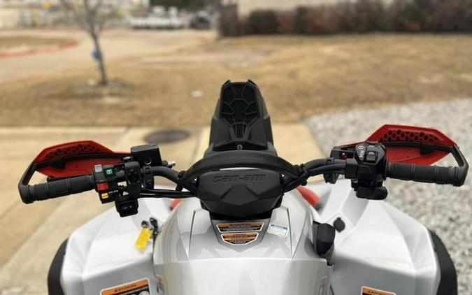 2026 Can-Am® Renegade X mr 1000 R Hyper Silver & Legion Red