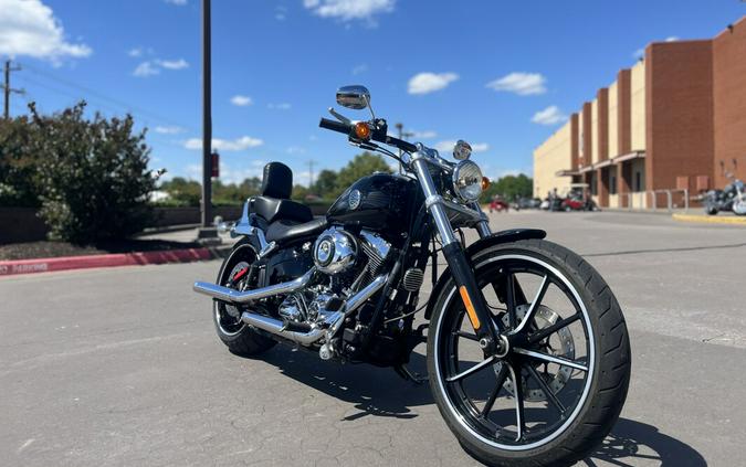 2015 Harley-Davidson® FXSB Breakout® Vivid Black 037655