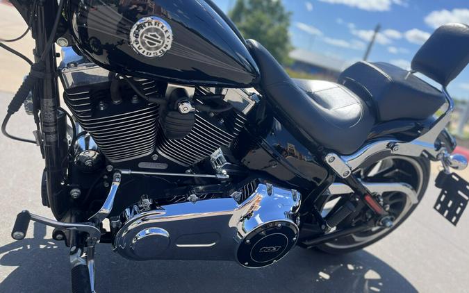 2015 Harley-Davidson® FXSB Breakout® Vivid Black 037655