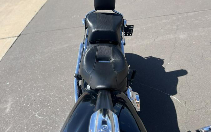2015 Harley-Davidson® FXSB Breakout® Vivid Black 037655