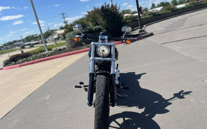 2015 Harley-Davidson® FXSB Breakout® Vivid Black 037655