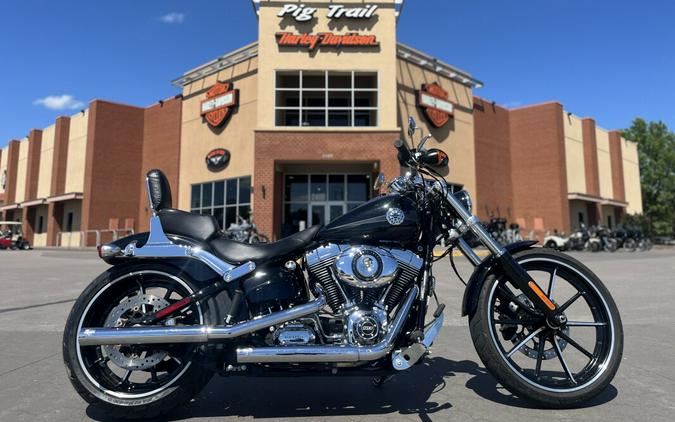 2015 Harley-Davidson® FXSB Breakout® Vivid Black 037655