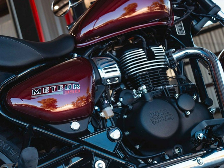 2024 Royal Enfield Meteor 350 Stellar Red