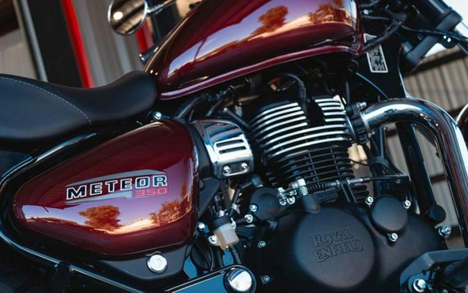 2024 Royal Enfield Meteor 350 Stellar Red