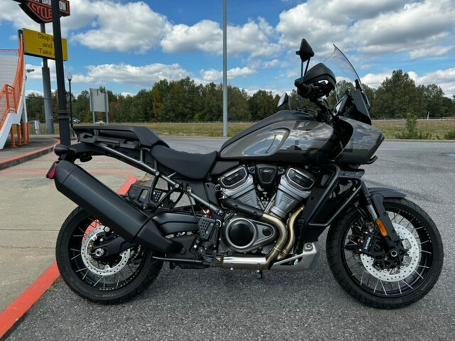 2023 Harley-Davidson Pan America™ 1250 Special Gray Haze w/Laced Wheels