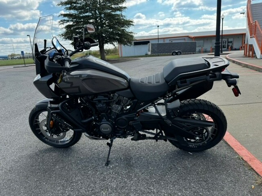 2023 Harley-Davidson Pan America™ 1250 Special Gray Haze w/Laced Wheels