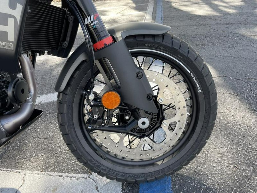 2024 Husqvarna® Svartpilen 401