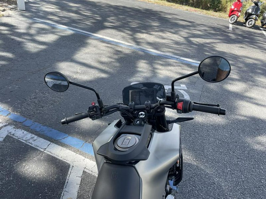 2024 Husqvarna® Svartpilen 401