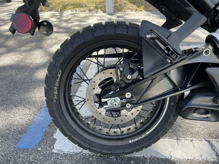 2024 Husqvarna® Svartpilen 401