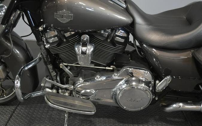 2023 Harley-Davidson Street Glide Special Gray Haze