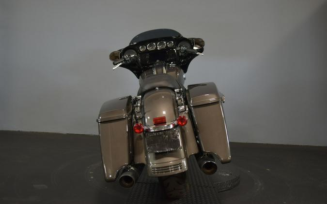 2023 Harley-Davidson Street Glide Special Gray Haze