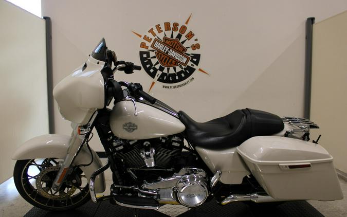 2022 FLHXS Street Glide® Special - In White Sand Pearl