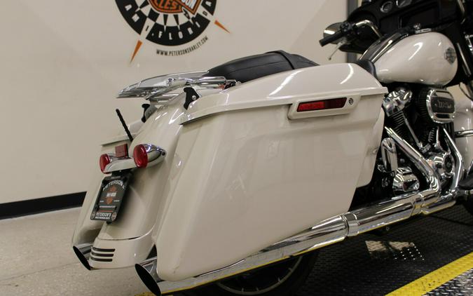 2022 FLHXS Street Glide® Special - In White Sand Pearl