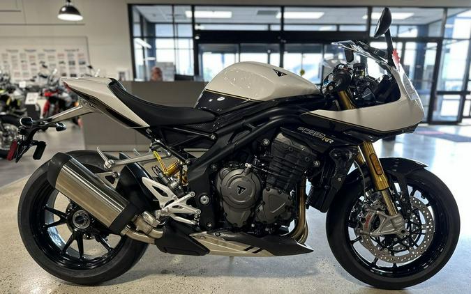 2022 Triumph Speed Triple 1200 RR Crystal White Storm Grey