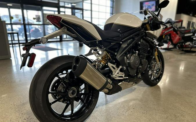 2022 Triumph Speed Triple 1200 RR Crystal White Storm Grey