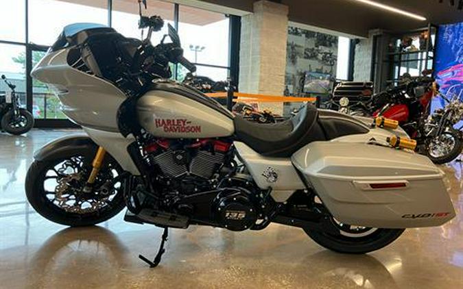 2025 Harley-Davidson CVO™ Road Glide® ST