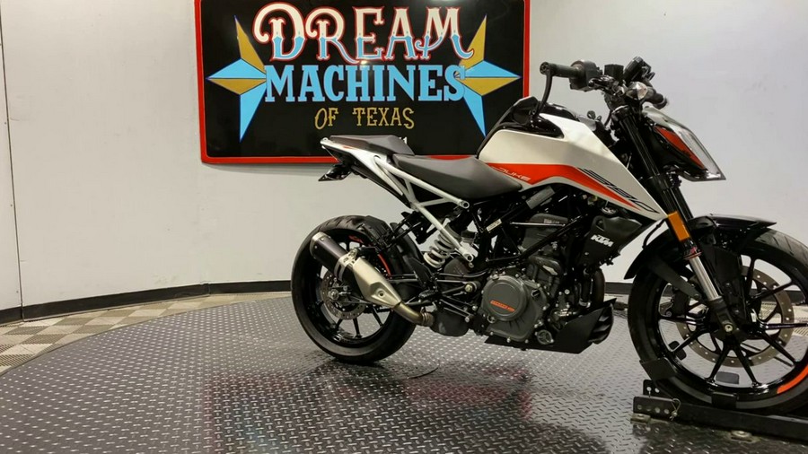 2022 KTM 390 Duke