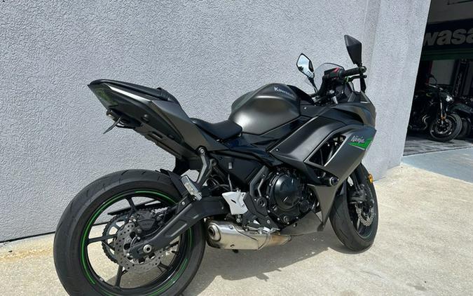 2024 Kawasaki Ninja 650 Metallic Matte Graphenesteel GrayEbony