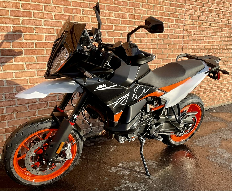 2024 KTM 890 SMT