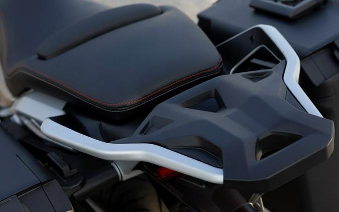 2026 Moto Guzzi V85 TT Travel