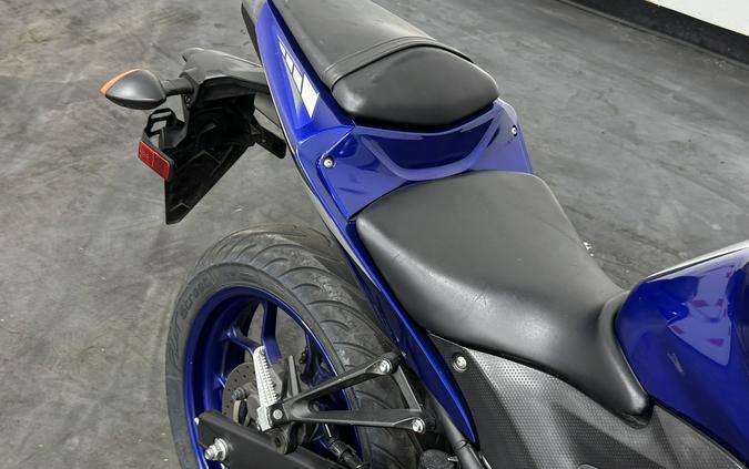 2015 YAMAHA YZF-R3